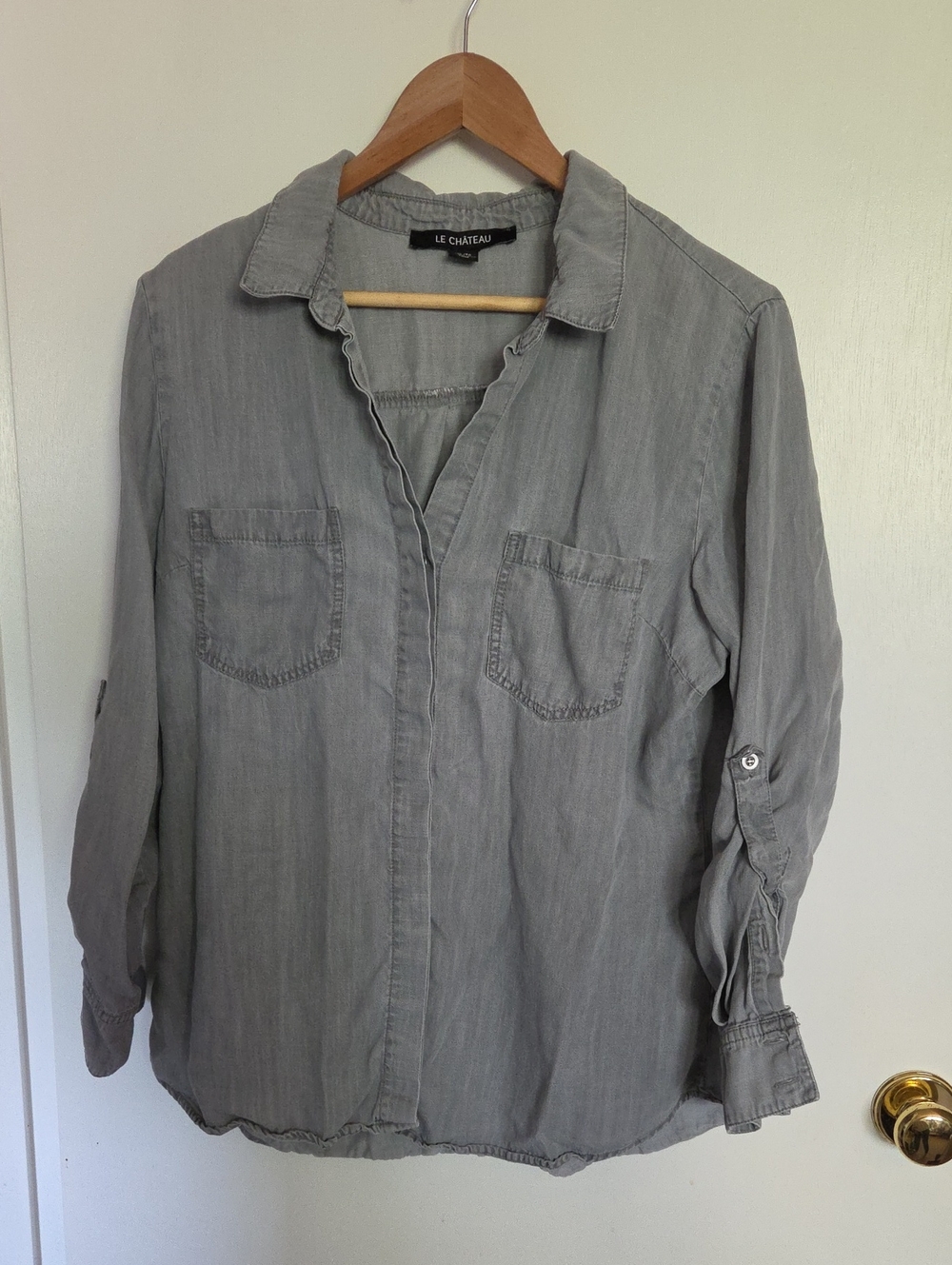 Le Chateau Button Up